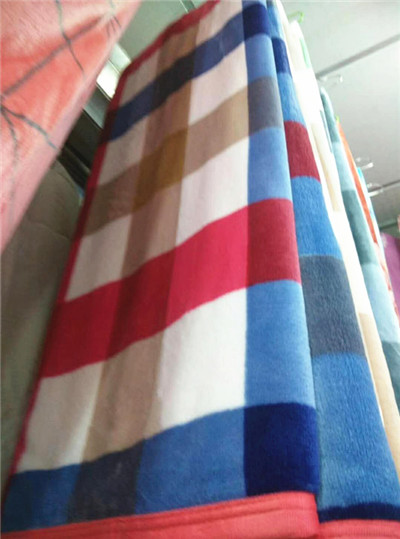 金貂绒加厚毛毯双人(2*2.3米)